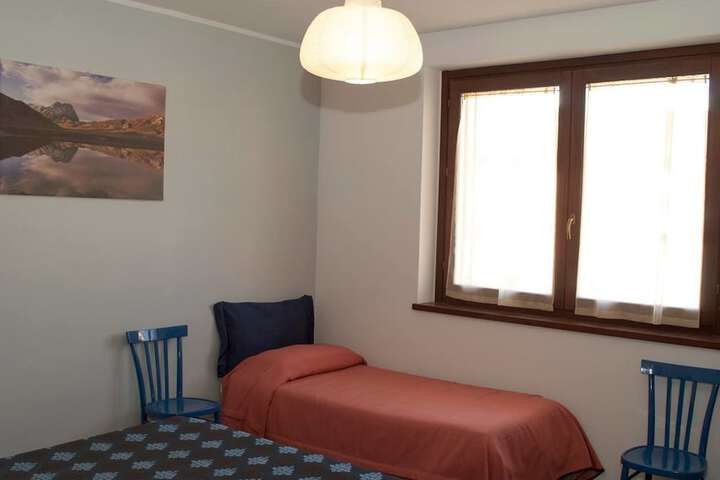 Room 4 of 5