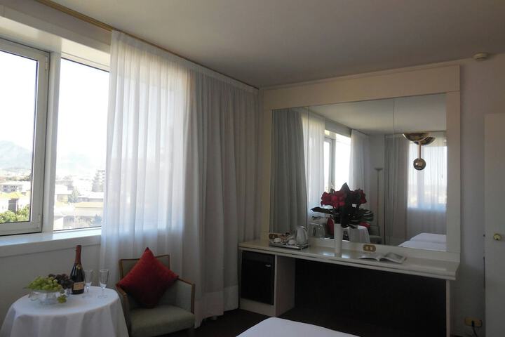 Room 19 of 44
