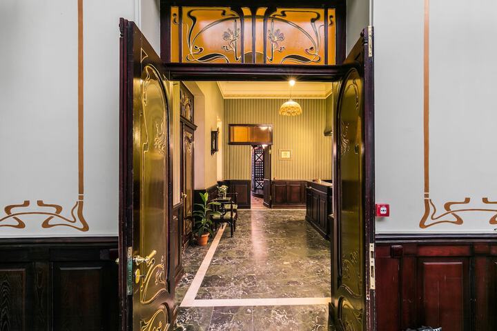 Hotel 2 of 72