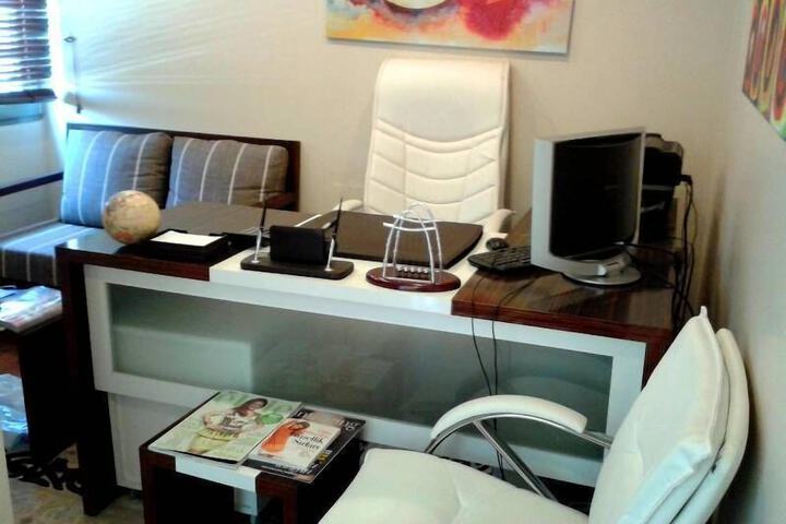 Business Center 18 of 18