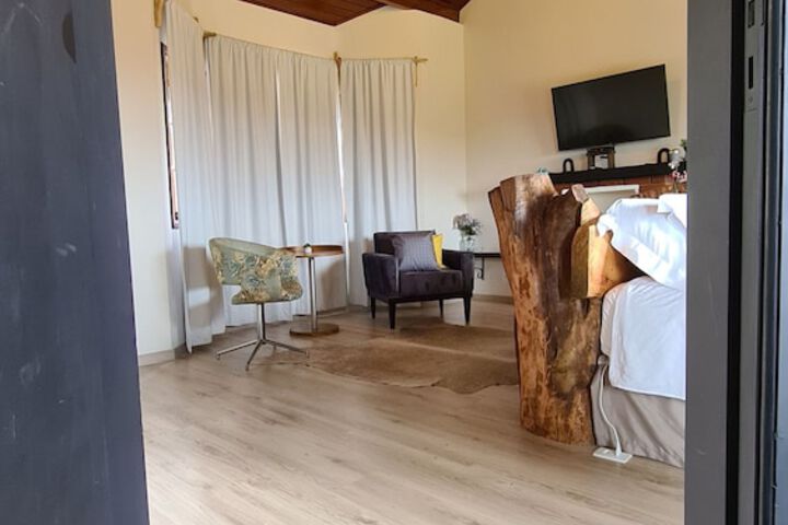 Room 10 of 37