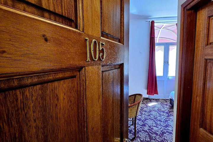Room 44 of 75