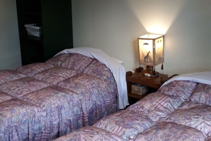 Room 27 of 128