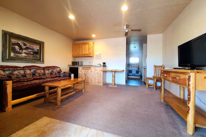 Room 12 of 38
