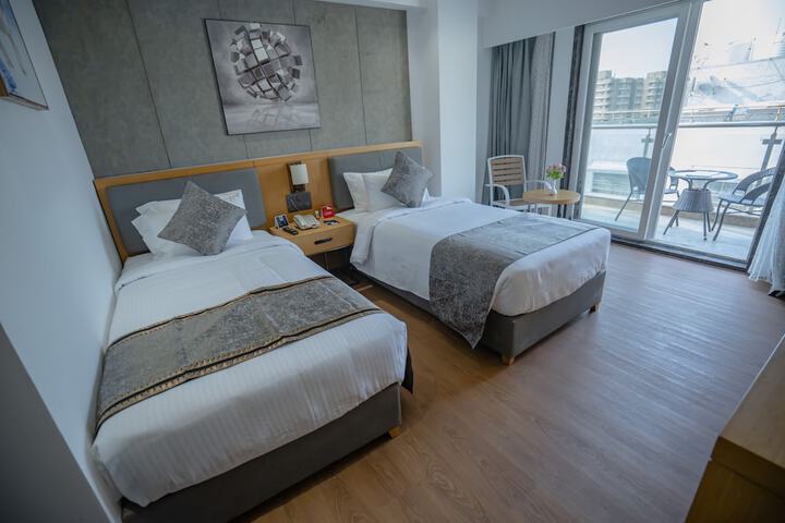 Room 14 of 71