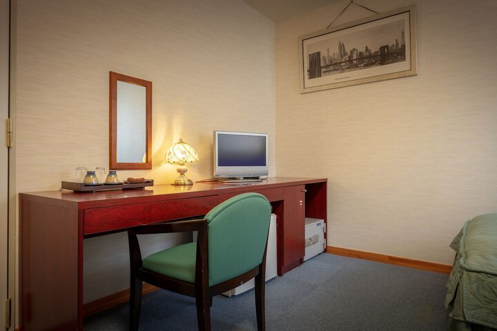 Room 4 of 47