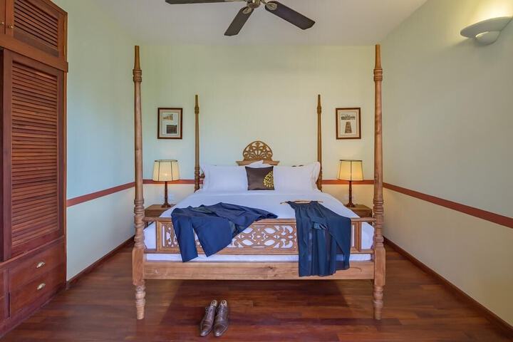 Room 8 of 40