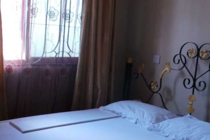 Room 6 of 14