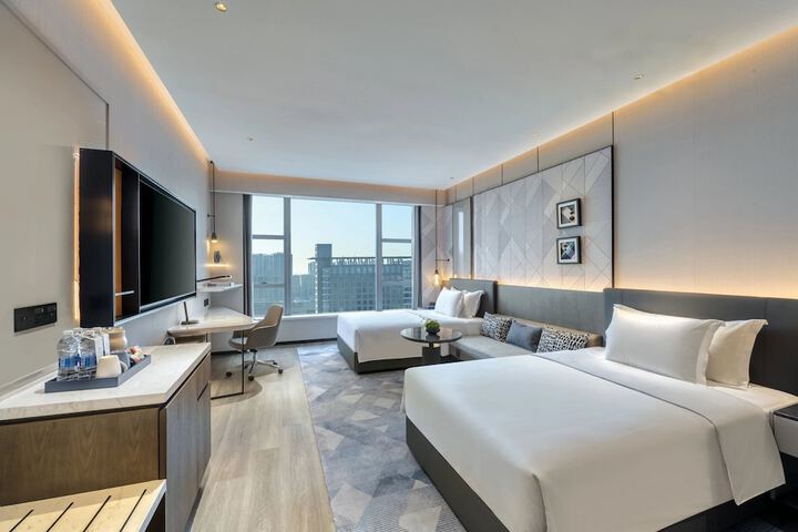 Room 16 of 72