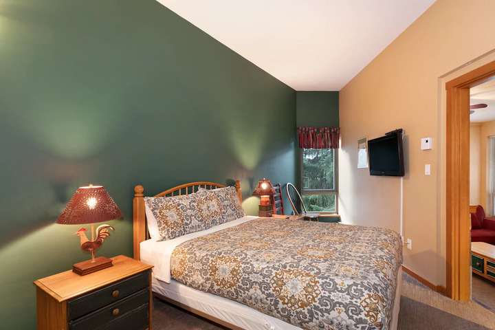 Room 4 of 5