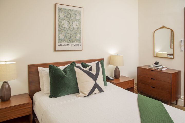 Room 83 of 141