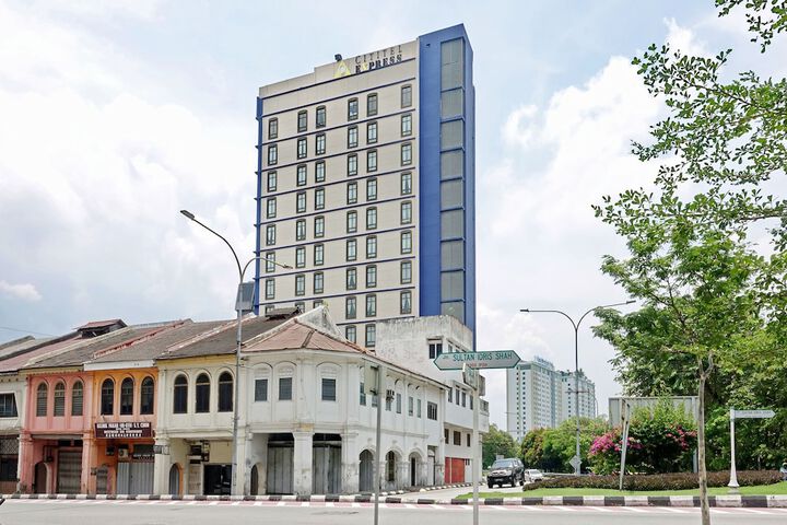 Hotel 92 of 101