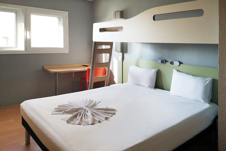 Room 16 of 39