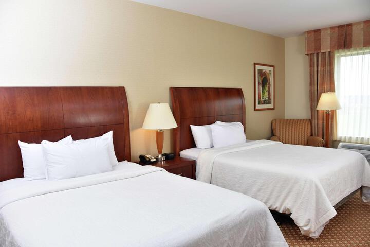 2 Queen Beds (11 of 20)