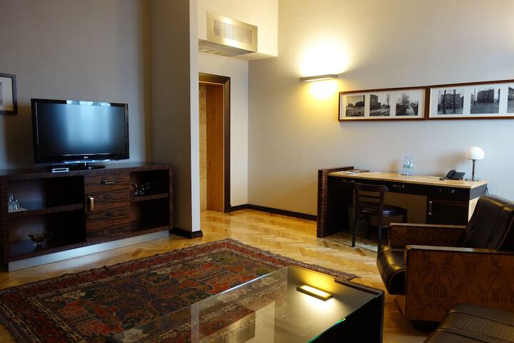 Room 36 of 95