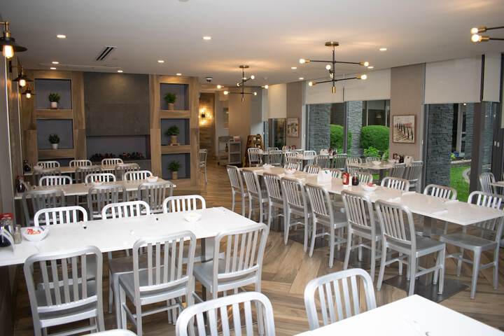 Breakfast area