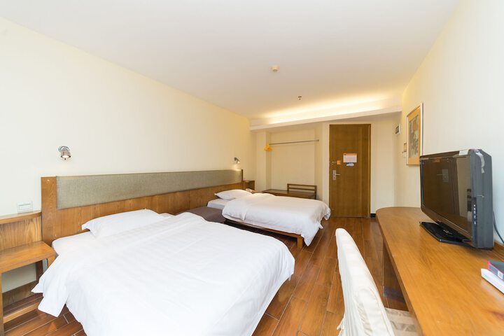 Room 9 of 22