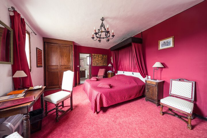 Room 6 of 89