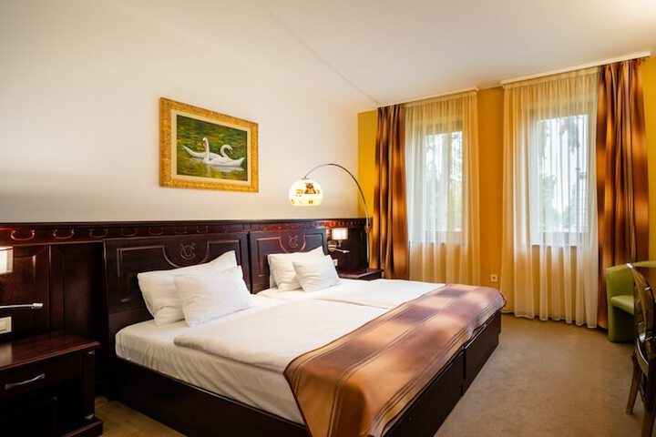 Room 3 of 45