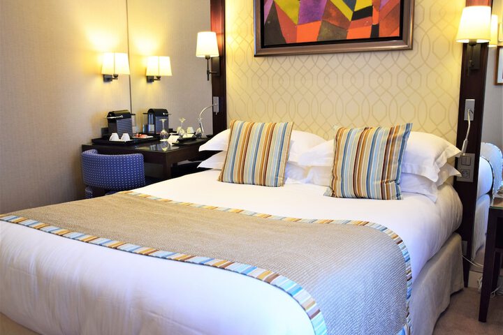 Room 8 of 34