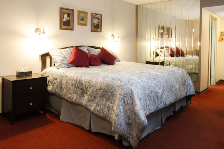 Room 13 of 80