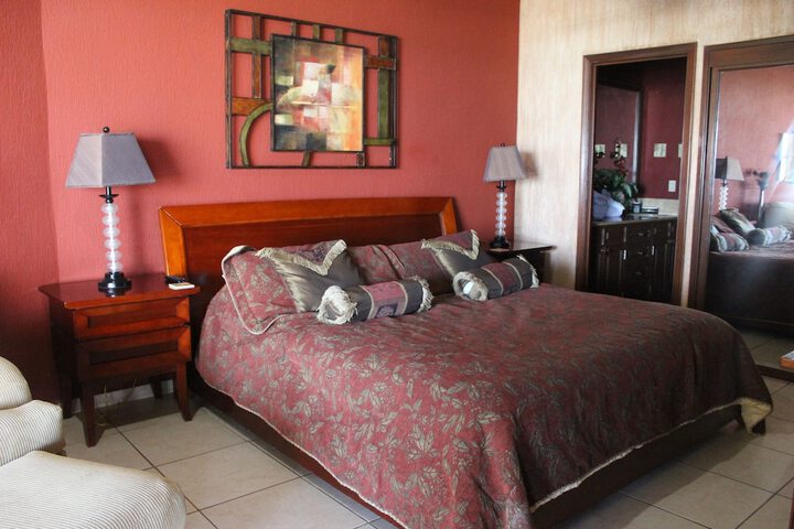 Room 120 of 599