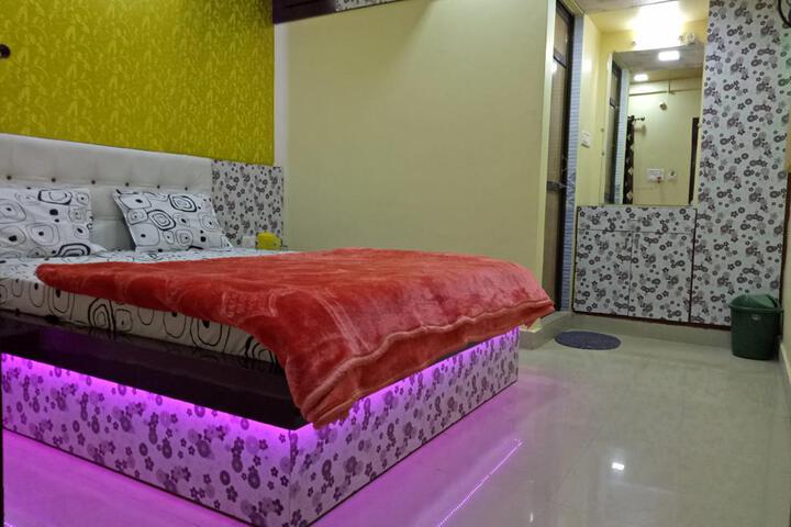 Radha Krishna Hotel