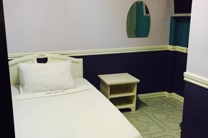 Room 5 of 43