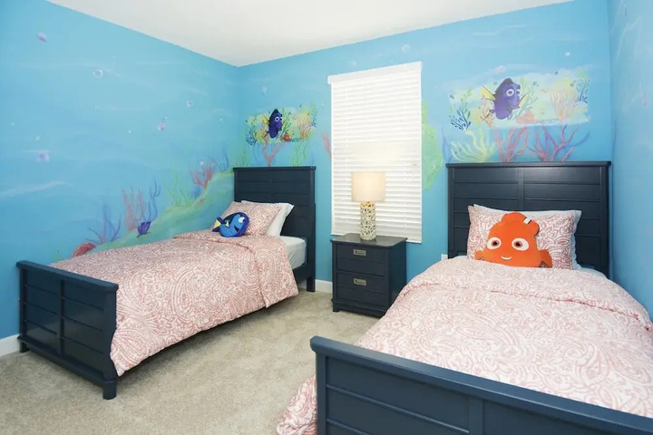Room 4 of 30
