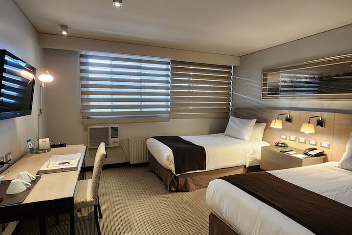 Room 12 of 105