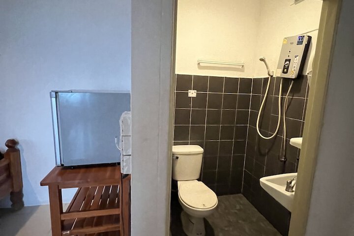 Room 42 of 60