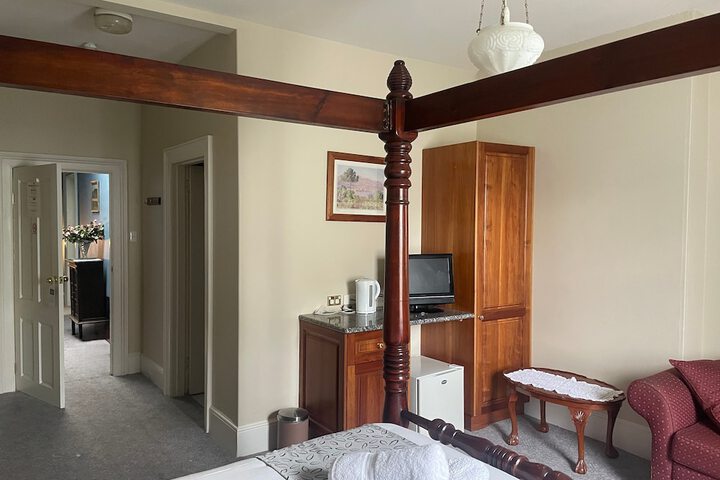 Room 16 of 33