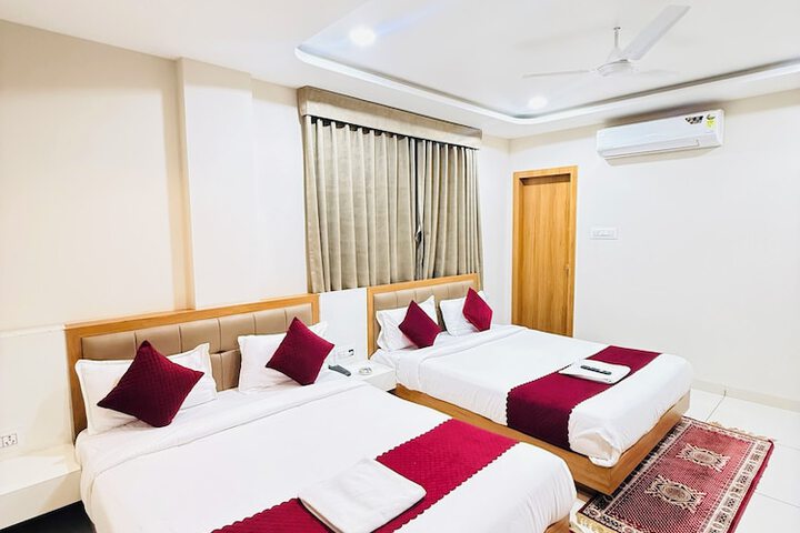 Room 32 of 43