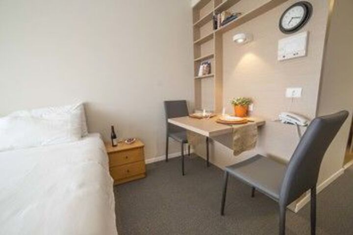 Room 9 of 14