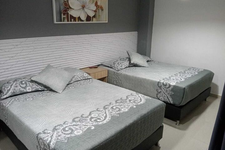 Room 4 of 12