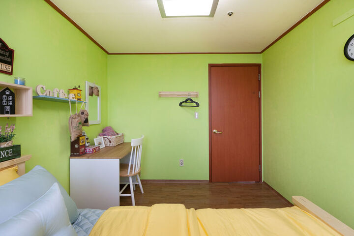 Room 10 of 51