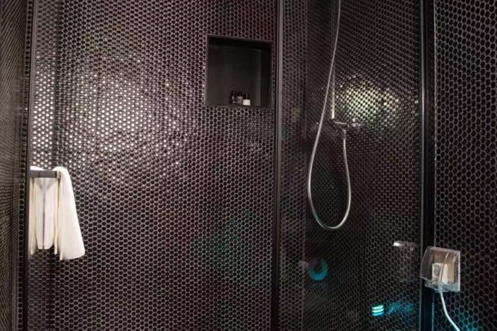 Room 36 of 49