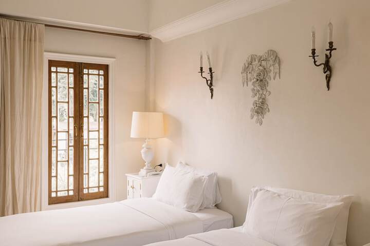 Room 21 of 47