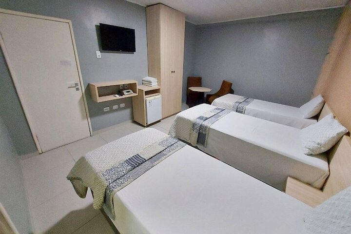 Room 4 of 11