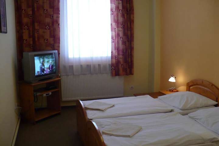 Room 17 of 42