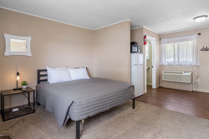 Room 25 of 154