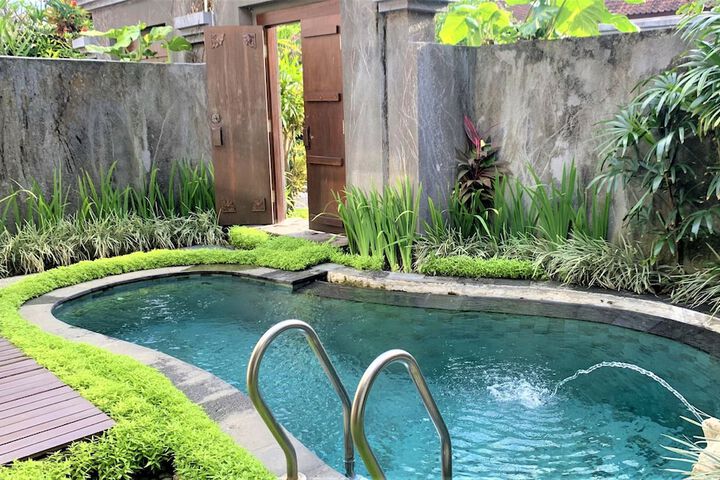 Pool 40 of 55