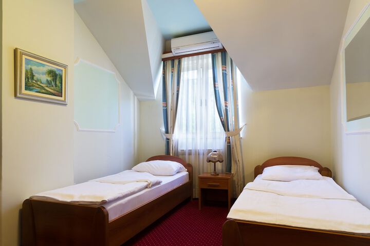 Room 5 of 41