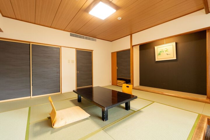 Room 7 of 46