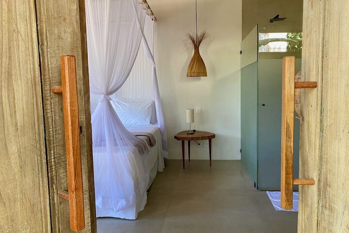 Room 12 of 142