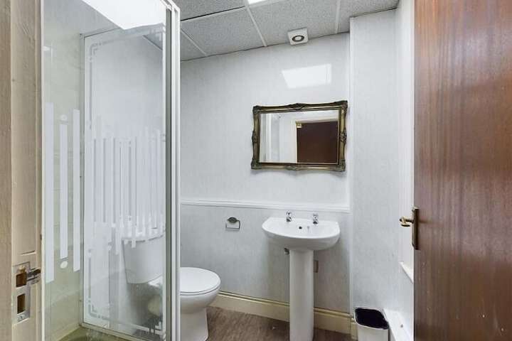 Room 4 of 4