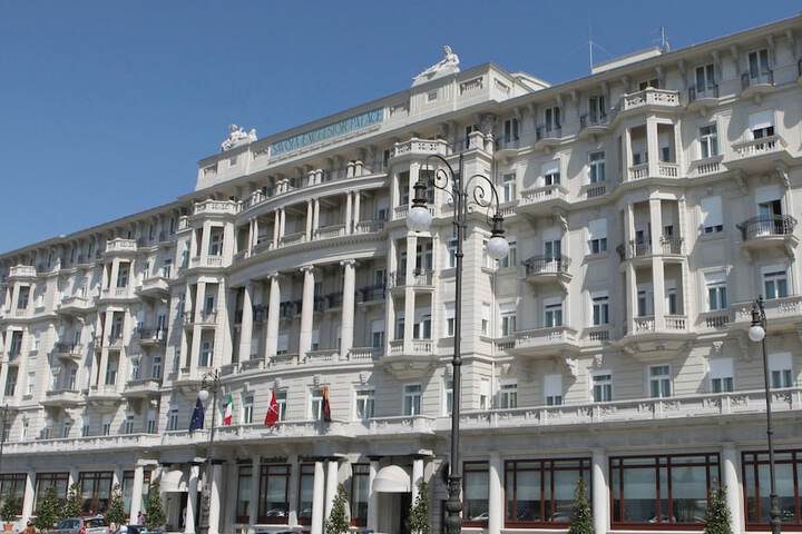Hotel 96 of 100