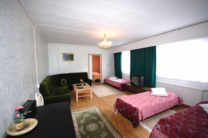 Room 13 of 28