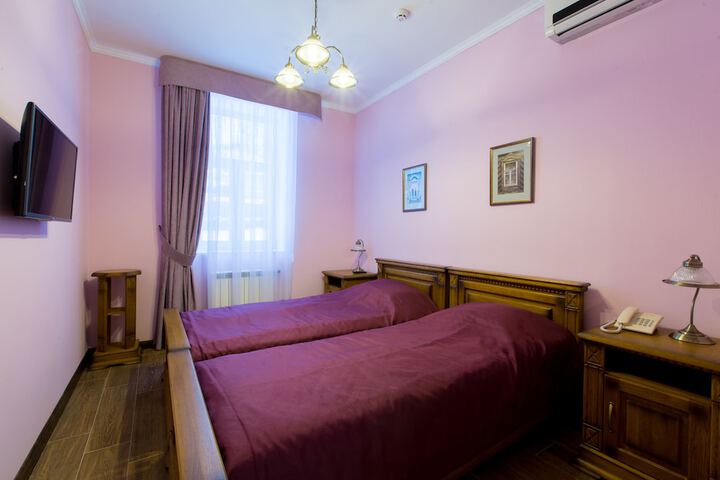 Room 15 of 38
