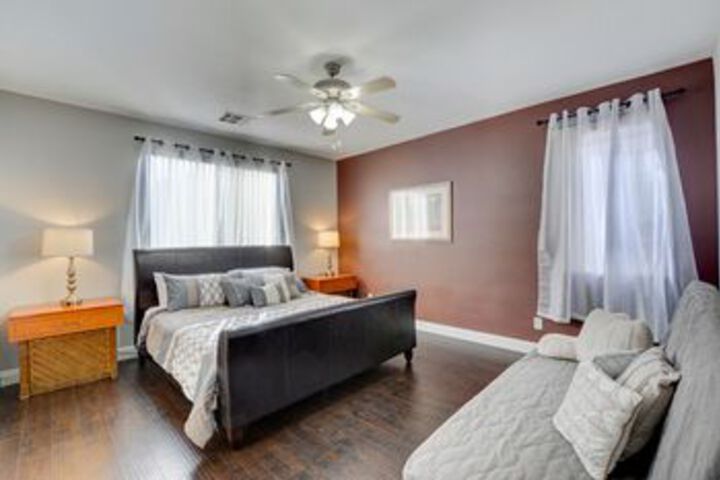 Room 9 of 35